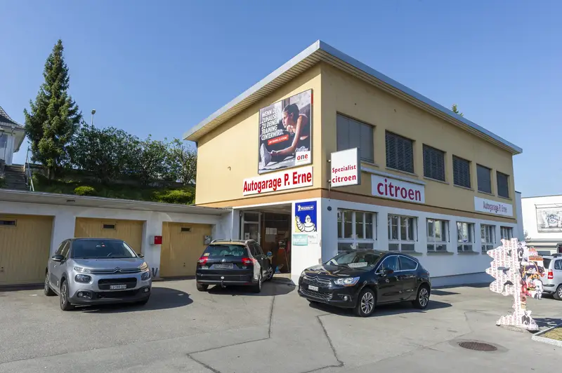 Autogarage P. Erne an der Luzernerstrasse in Ebikon